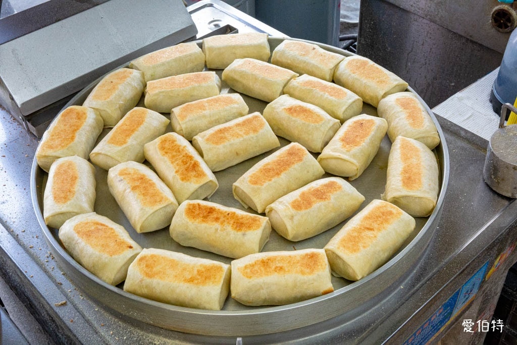 中壢新明市場美食｜老北京蔥花燒餅王，現做燒餅越嚼越香