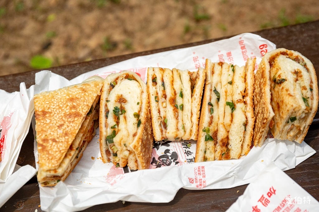 中壢新明市場美食｜老北京蔥花燒餅王，現做燒餅越嚼越香