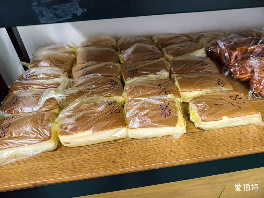 林口美食｜華福食品NG麵包5元起，24小時營業，唐璞烘焙代工廠
