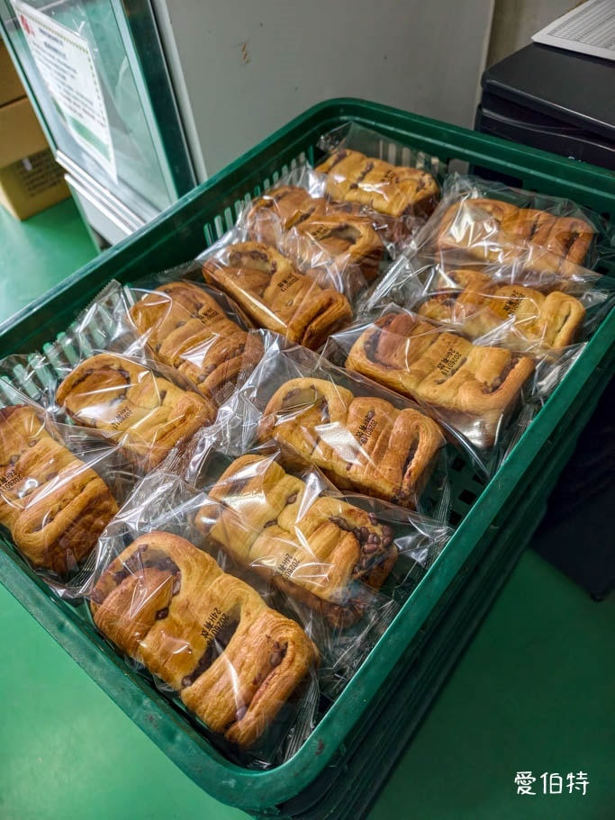 林口美食｜華福食品NG麵包5元起，24小時營業，唐璞烘焙代工廠