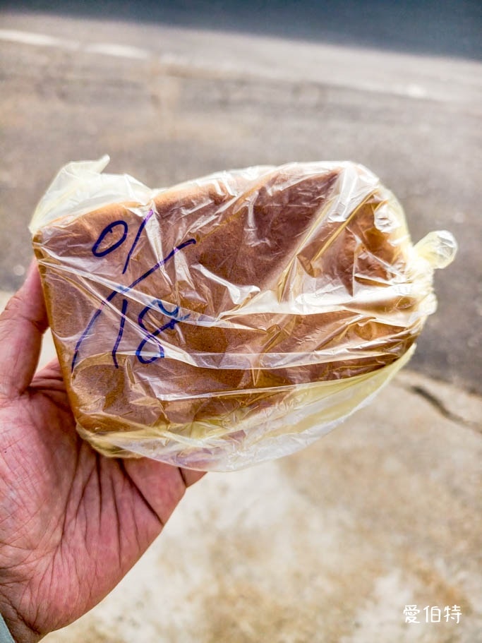 林口美食｜華福食品NG麵包5元起，24小時營業，唐璞烘焙代工廠