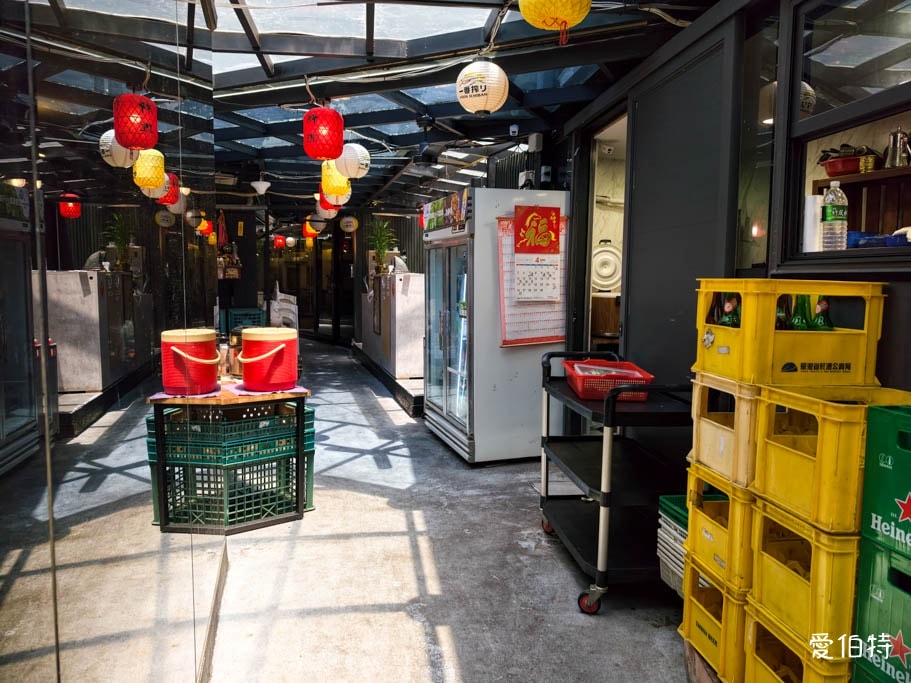竹北聚餐推薦｜草地囡仔複合式熱炒，鐵板豆腐跟炒蛤蜊必點