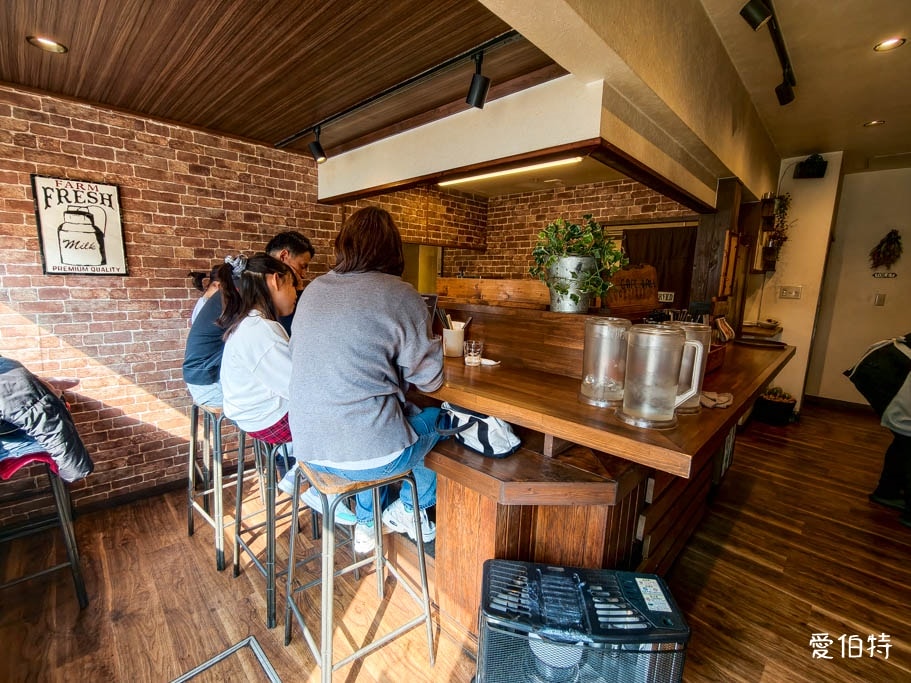北海道小樽美食推薦｜CAFE BAAL，三角市場旁的極品牛排飯