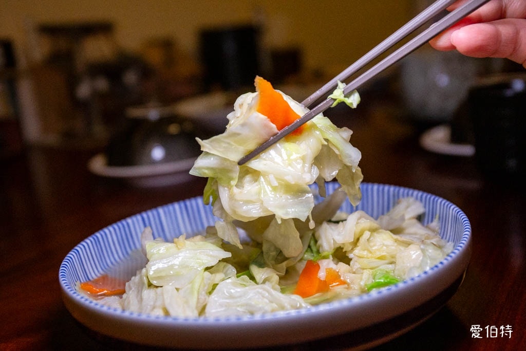 竹北聚餐推薦｜草地囡仔複合式熱炒，鐵板豆腐跟炒蛤蜊必點