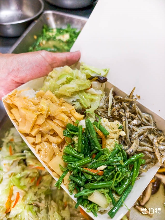 桃園大興便當｜100元爽吃一主四副，隱藏巷弄的超人氣後站美食