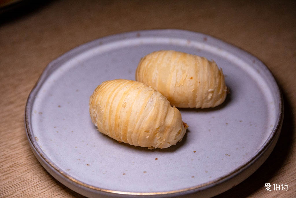 華泰名品城美食推薦華漾DIM SUM,青埔必吃港點菜單推薦 - 第21張圖 蘿蔔千層酥|華漾DIM SUM中壢青埔華泰名品城美食推薦
