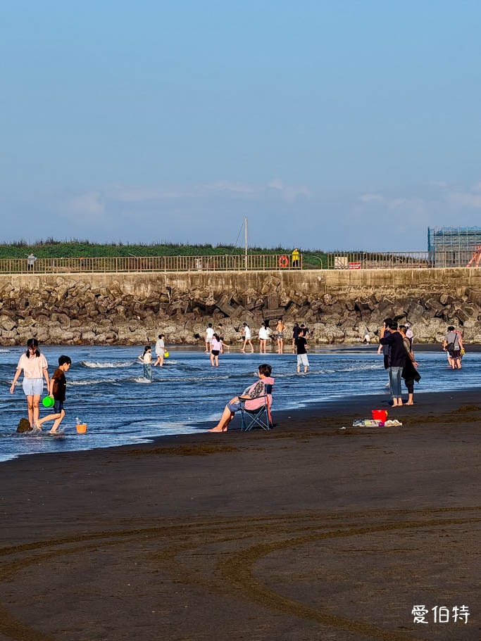 桃園親子一日遊推薦|竹圍漁港吃海鮮,順遊沙灘玩水踏浪拍夕陽! - 第21張圖 桃園親子一日遊推薦|竹圍漁港吃海鮮,順遊沙灘玩水踏浪拍夕陽!