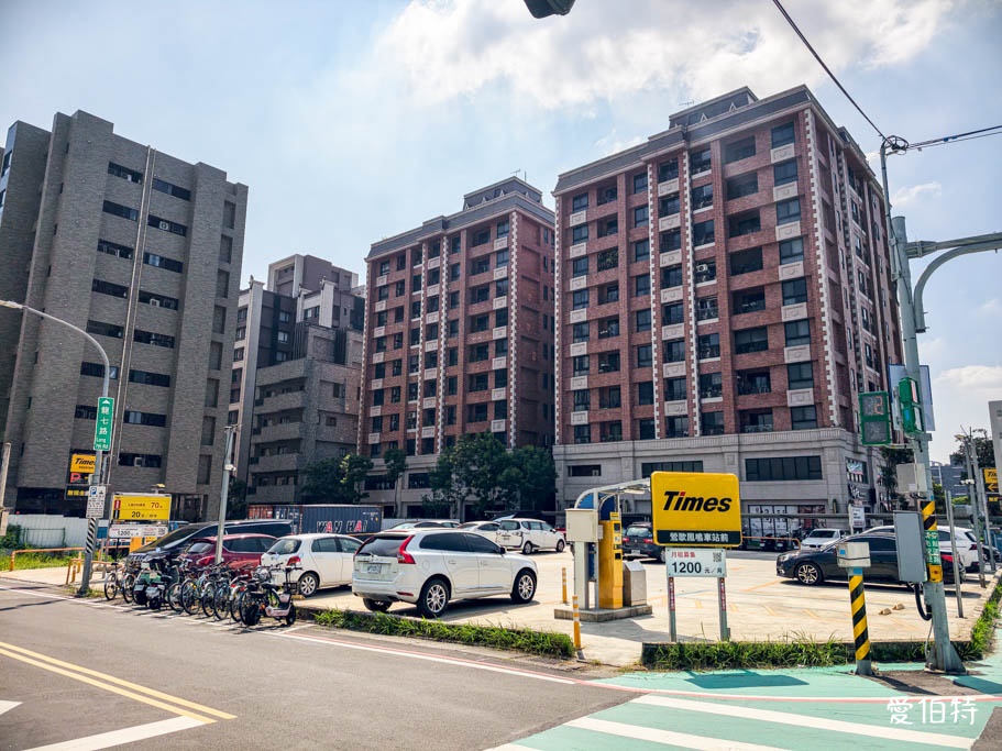 Times 鶯歌鳳鳴車站前停車場