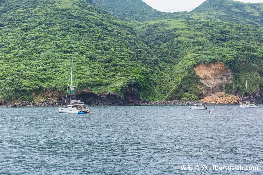 宜蘭賞鯨推薦.龜山島賞鯨繞島牛奶海(新福豐168賞鯨豚,不誇張直接看到整群五百隻海豚!) @愛伯特