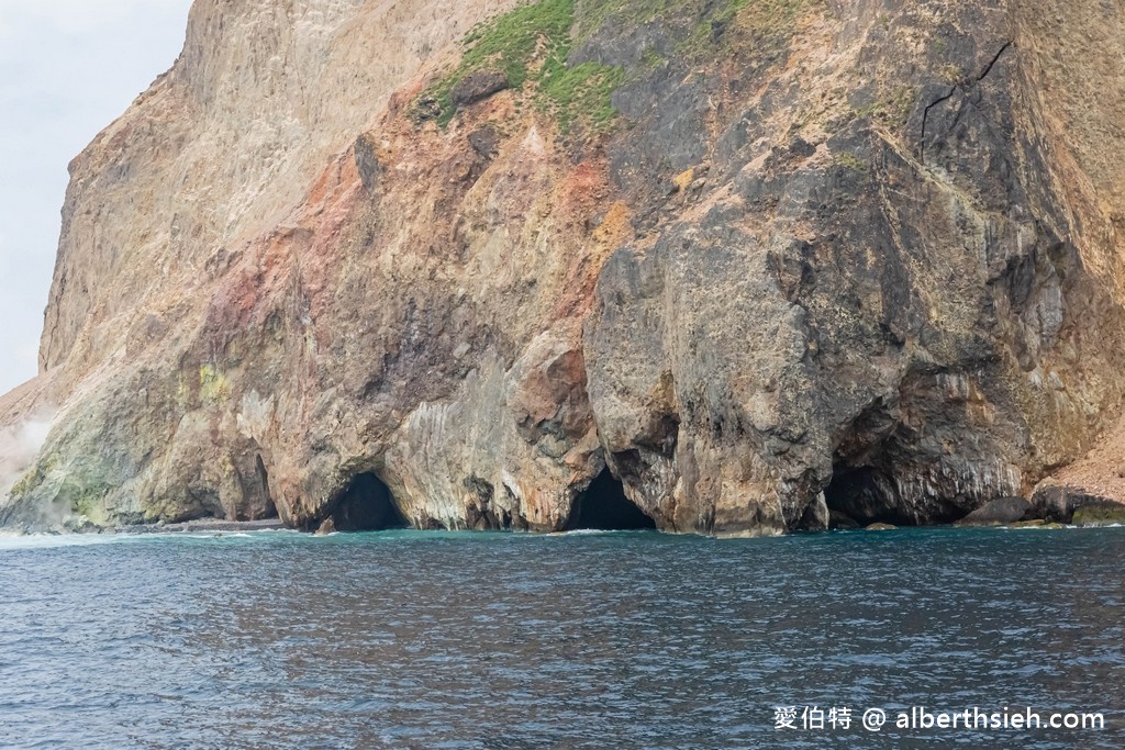 宜蘭賞鯨推薦.龜山島賞鯨繞島牛奶海(新福豐168賞鯨豚,不誇張直接看到整群五百隻海豚!) @愛伯特