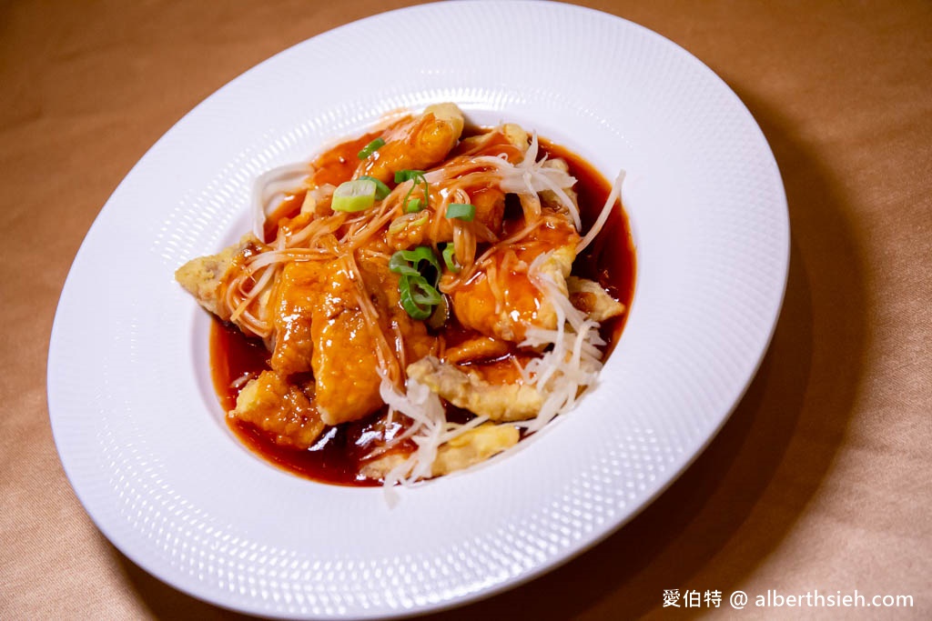 晶粵軒烤鴨餐廳．桃園藝文特區美食（櫻桃鴨現場片鴨秀，烤鴨全餐3吃必點，晶宴會館新品牌） @愛伯特