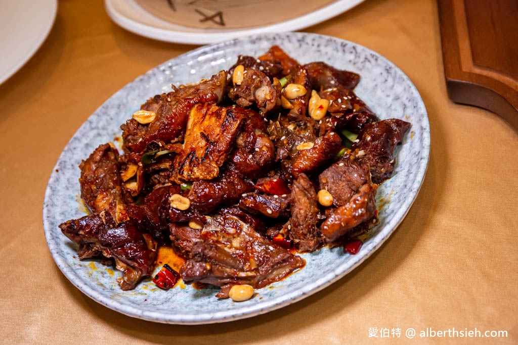 晶粵軒烤鴨餐廳．桃園藝文特區美食（櫻桃鴨現場片鴨秀，烤鴨全餐3吃必點，晶宴會館新品牌） @愛伯特