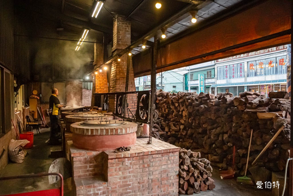 台灣磚窯雞三峽店（菜單龍眼木烤雞，餐點份量多，雞油拌飯免費吃到飽） @愛伯特