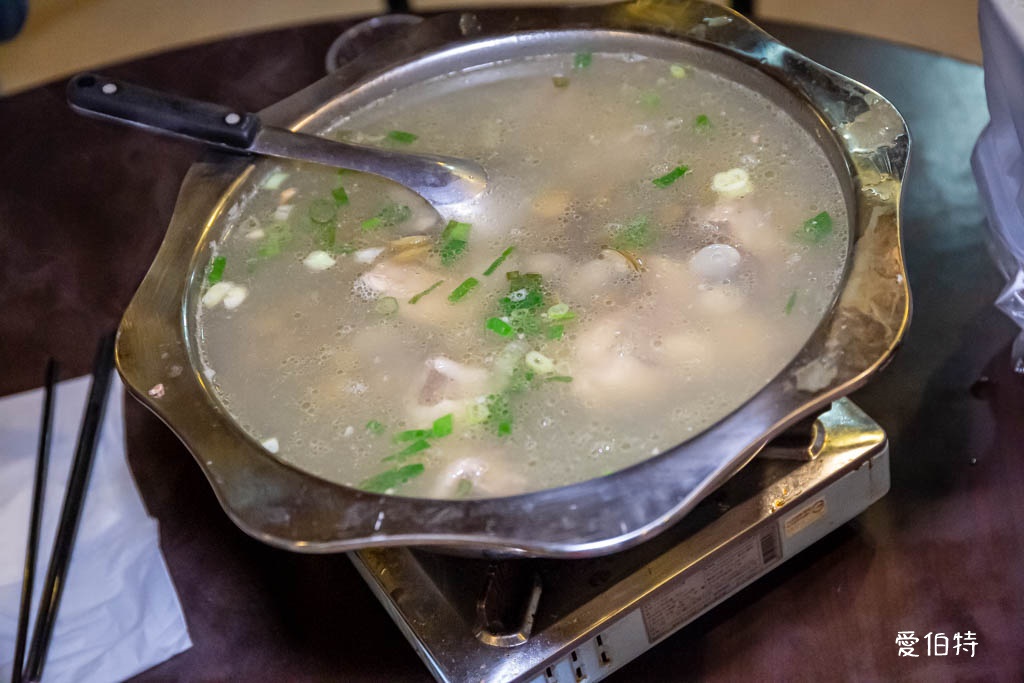 台灣磚窯雞三峽店（菜單龍眼木烤雞，餐點份量多，雞油拌飯免費吃到飽） @愛伯特