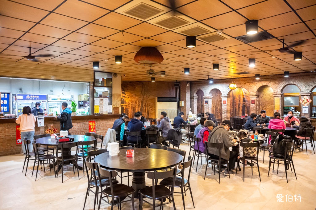 台灣磚窯雞三峽店（菜單龍眼木烤雞，餐點份量多，雞油拌飯免費吃到飽） @愛伯特