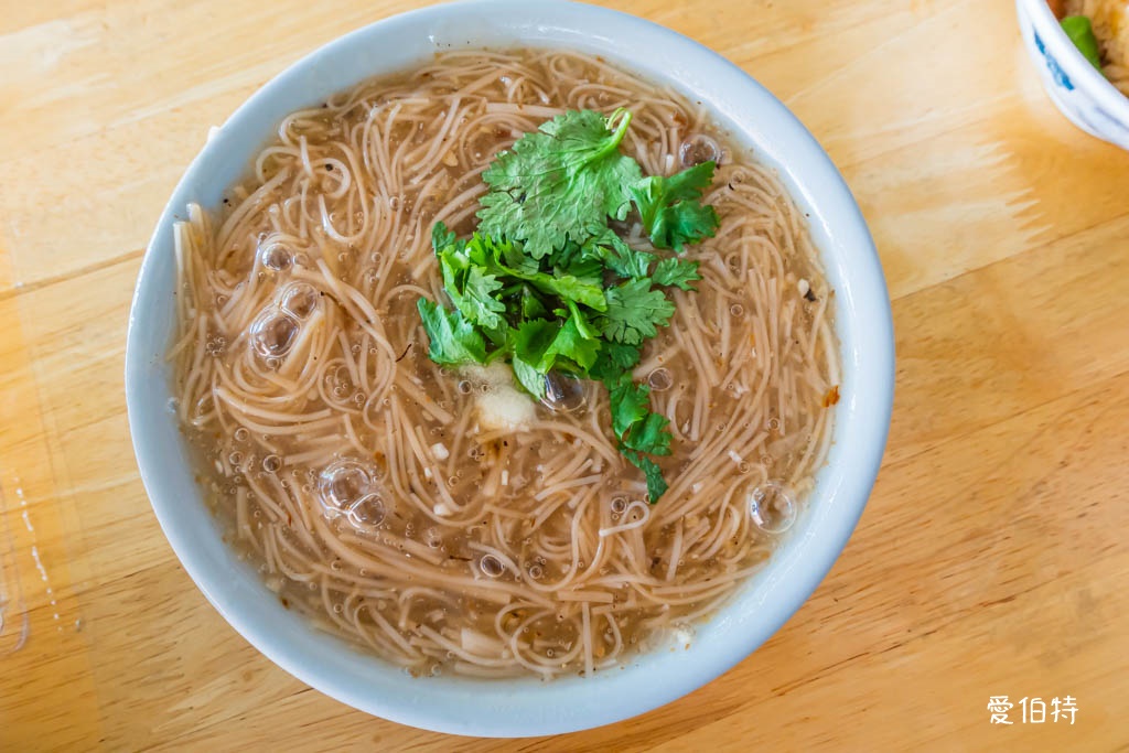 桃園龜山早餐推薦｜龜山蔡大腸蚵仔麵線＋筒仔米糕，在地人激推美食 @愛伯特