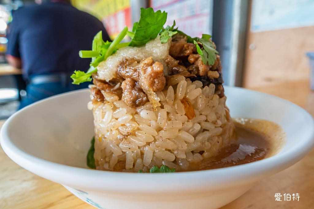 桃園龜山早餐推薦｜龜山蔡大腸蚵仔麵線＋筒仔米糕，在地人激推美食 @愛伯特