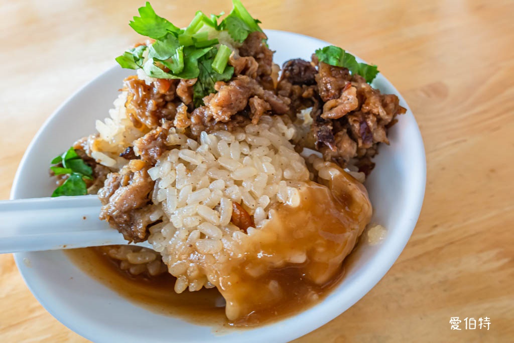 桃園龜山早餐推薦｜龜山蔡大腸蚵仔麵線＋筒仔米糕，在地人激推美食 @愛伯特