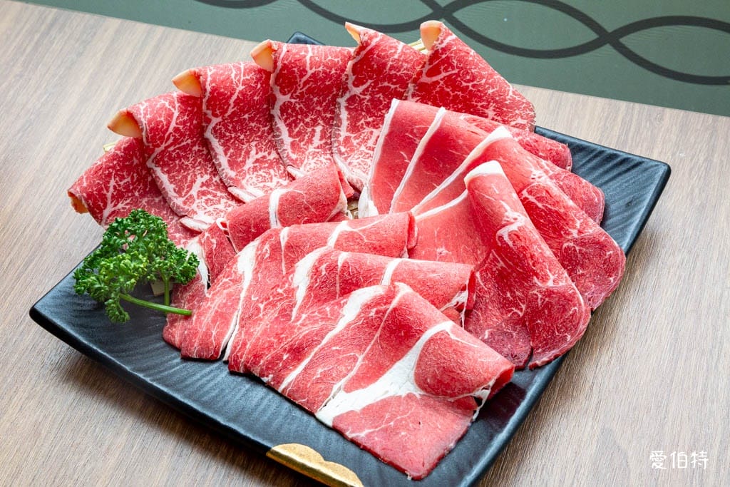 新竹燒烤吃到飽｜揪好客燒肉：澳洲板腱牛，澳洲M8~9和牛，CH背肩雪花牛