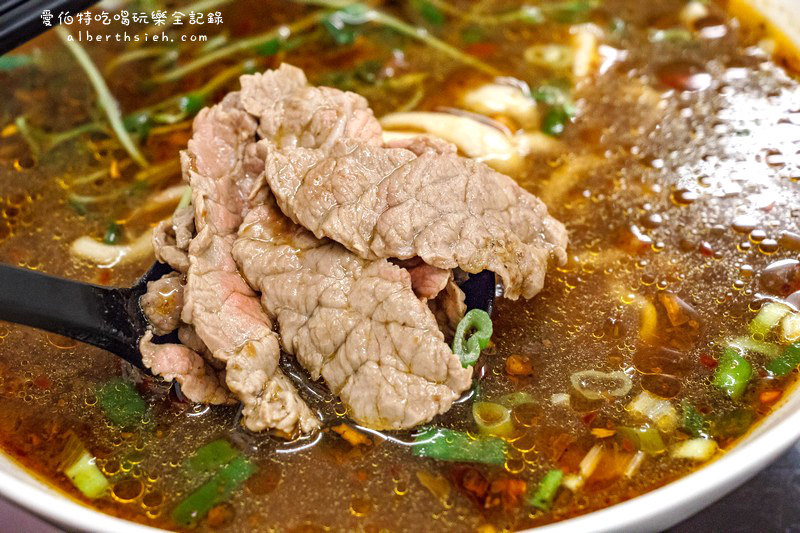 西村十四麵食館．桃園八德美食（牛肉麵口味眾多，刺身麻辣湯頭麻而不躁的好喝） @愛伯特