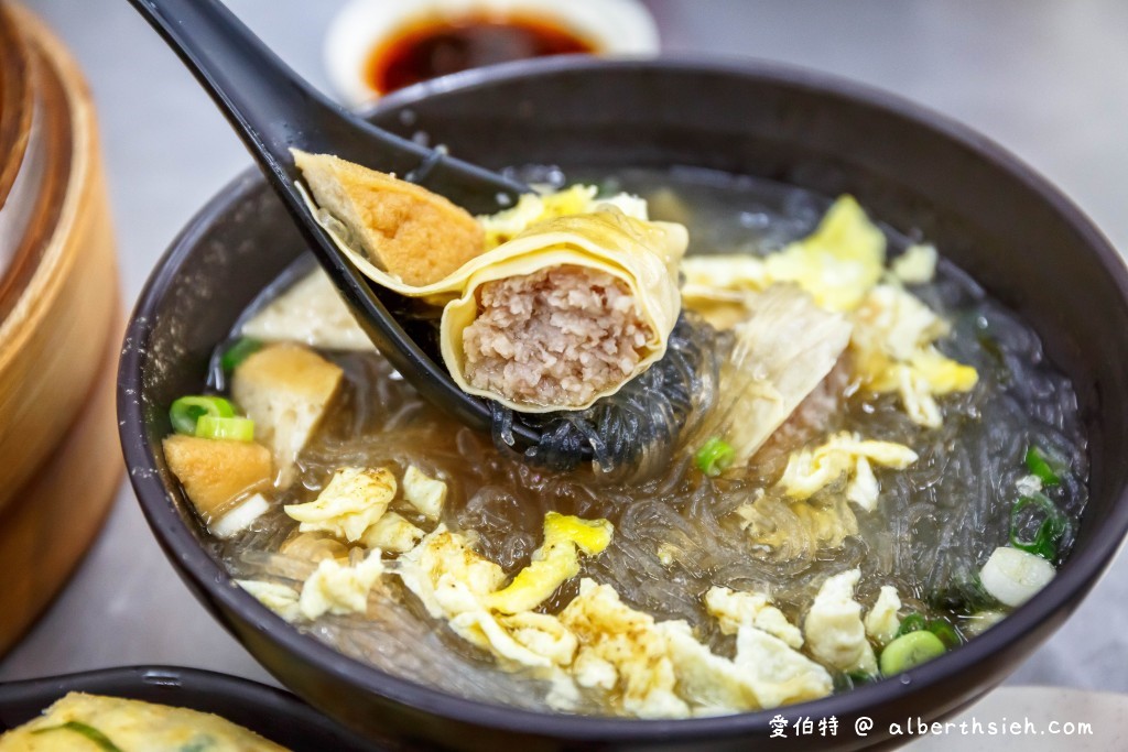 中壢早餐六一一豆漿店（有平民版鼎泰豐小籠包的封號，韭菜餅也推） @愛伯特