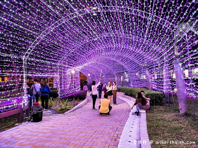 桃園朝陽公園．水中耶誕樹（超浪漫的夜遊朝陽水漾聖誕） @愛伯特