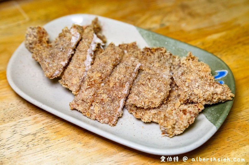 鐵皮屋臭豆腐．桃園八德大湳美食（讓在地人思思念念的排隊美食） @愛伯特