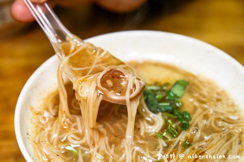 鐵皮屋臭豆腐．桃園八德大湳美食（讓在地人思思念念的排隊美食） @愛伯特