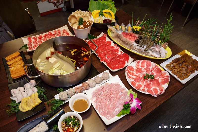 巴蜀天府麻辣鍋．桃園龍潭美食（鯽魚養生鍋/麻辣紅鍋都不錯價錢也很合理實惠） @愛伯特