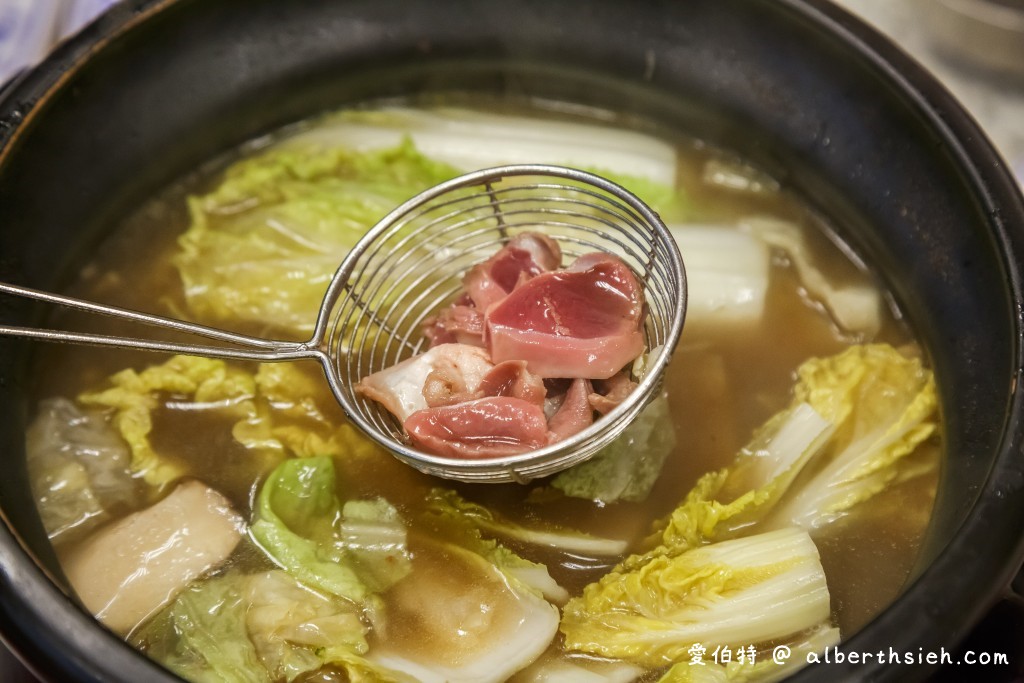 嘉義補冬美食．霸味薑母鴨友愛店（湯頭美味的炭火火鍋暖胃又暖身） @愛伯特