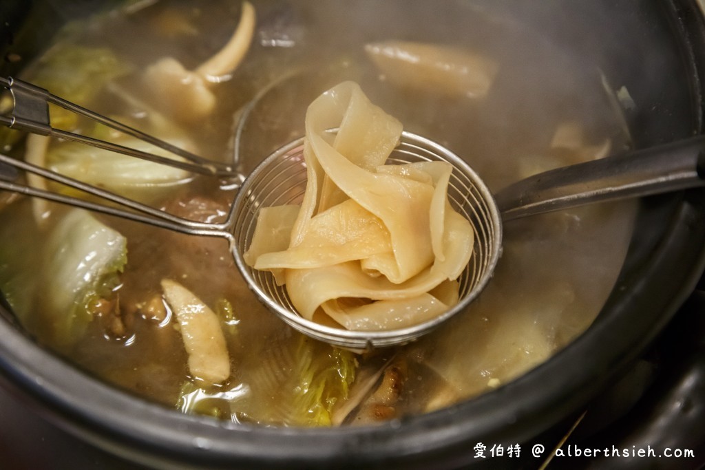 嘉義補冬美食．霸味薑母鴨友愛店（湯頭美味的炭火火鍋暖胃又暖身） @愛伯特