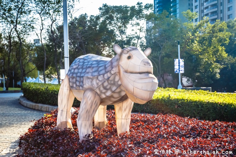 2020台灣燈會（台中文心森林公園童趣樂園戽斗動物花燈超可愛） @愛伯特