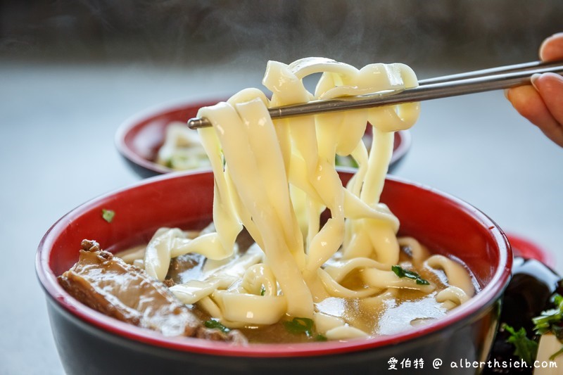 桃園觀音來來牛家莊（工業區裡的美味清燉牛肉麵） @愛伯特