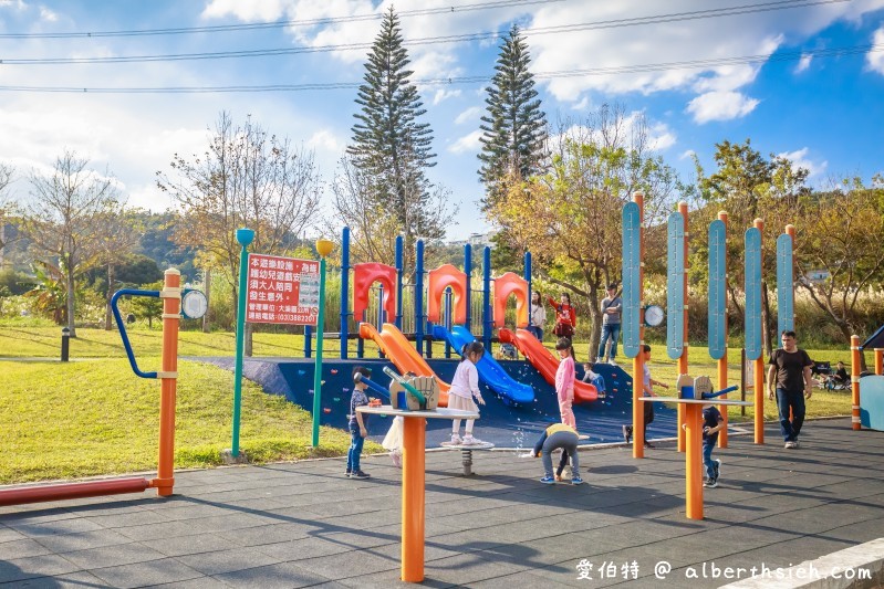 大溪河濱公園．桃園親子景點（兒童遊戲場/大草皮野餐/落羽松/自行車道） @愛伯特