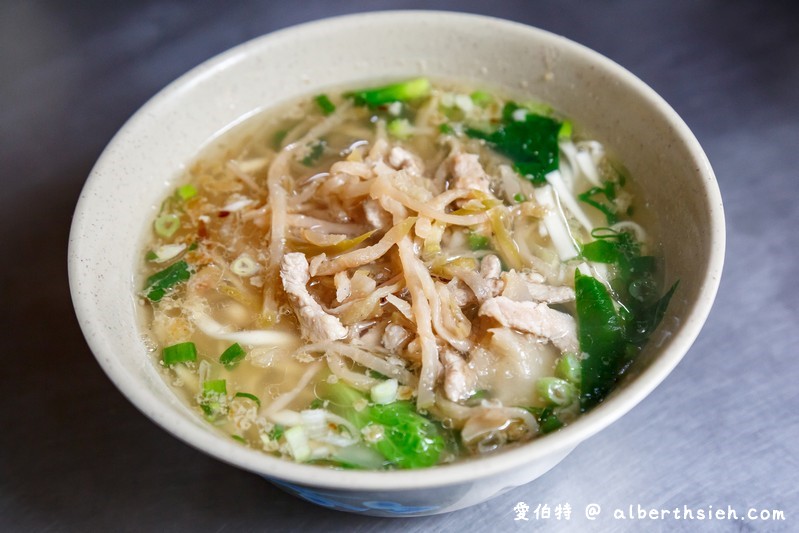 新莊聯邦市場美食．無名榨菜肉絲麵/豆花（在地人必推榨菜爽脆，湯頭清爽添加辣醬超對味） @愛伯特