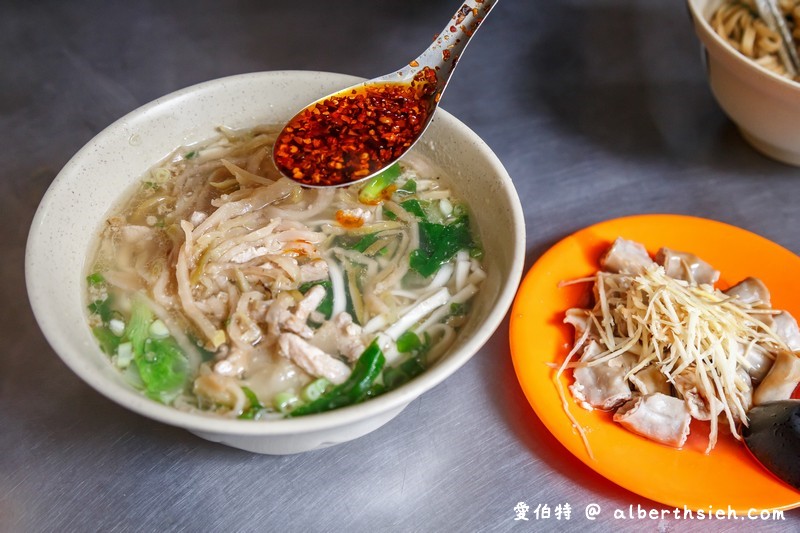 新莊聯邦市場美食．無名榨菜肉絲麵/豆花（在地人必推榨菜爽脆，湯頭清爽添加辣醬超對味） @愛伯特