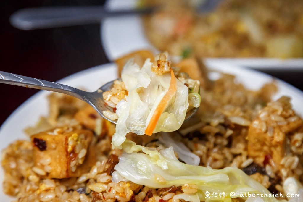 台中后里美食．火少爺專業炒飯（使用臭豆腐皮蛋米血組成的臺灣地獄炒飯超有創意） @愛伯特