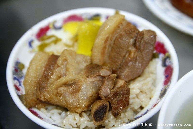 一郎土魠魚羹．雲林北港美食（有吃過整隻清燉的青蛙嗎？肉質很鮮嫩歐） @愛伯特