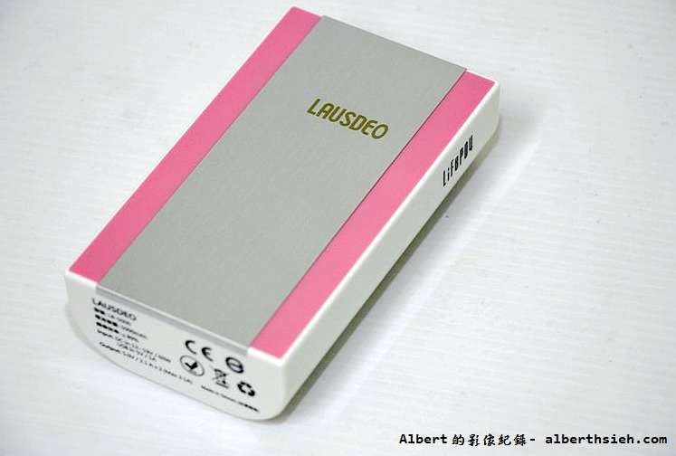 【行動電源開箱文】LAUSDEO．LB-5000（30分鐘快充，美國A123磷酸鋰鐵電電芯） @愛伯特