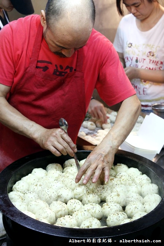 【夜市美食】台北大安．臨江街夜市（超人氣的排隊美食上海生煎包） @愛伯特