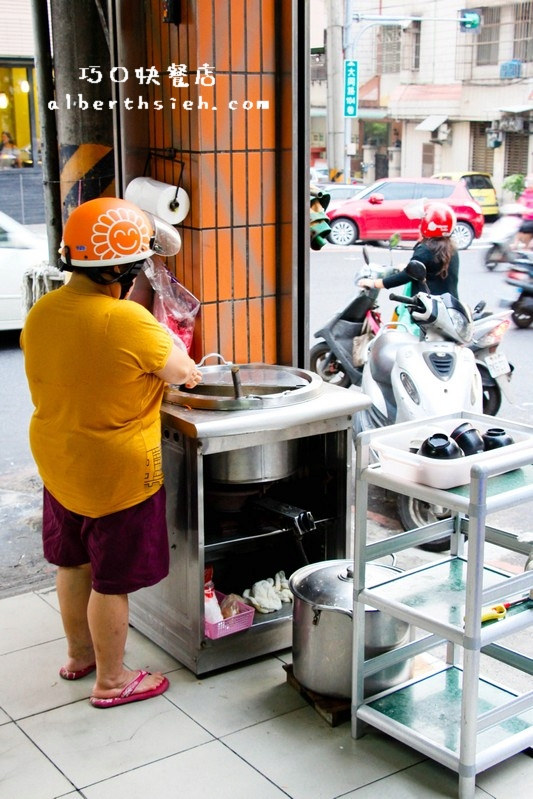 巧口快餐店．桃園龜山美食（知名排隊便當店主餐跟配菜都好吃） @愛伯特