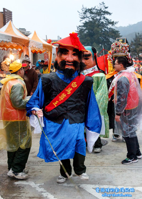 馬祖北竿．擺暝文化祭（神明也要過年，燒馬糧扛乩神轎遶境超熱鬧） @愛伯特