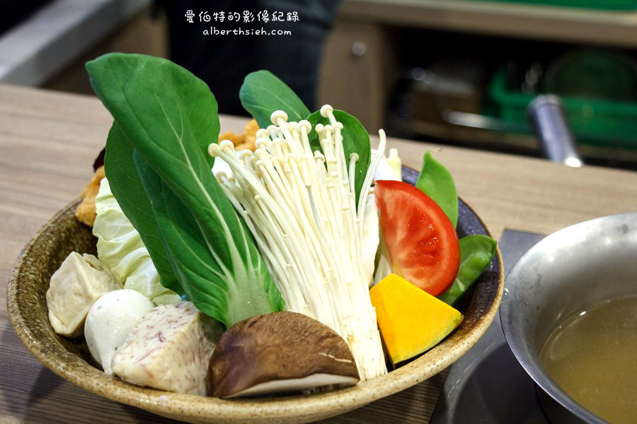 頂湯涮涮鍋跳蝦活蟹．桃園龜山美食（主打海鮮有生魚片料理的火鍋店） @愛伯特