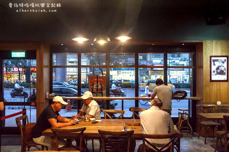 台北松山．扎扎咖啡（中山國中捷運站旁用餐不限時適合聊天好去處） @愛伯特