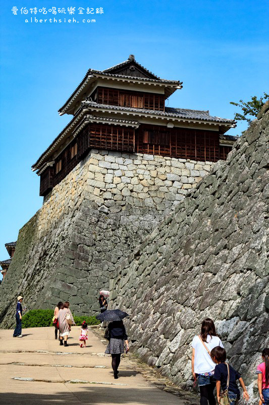 伊予松山城．四國愛媛景點（最高海拔的城堡，需要搭乘空中纜車登山） @愛伯特