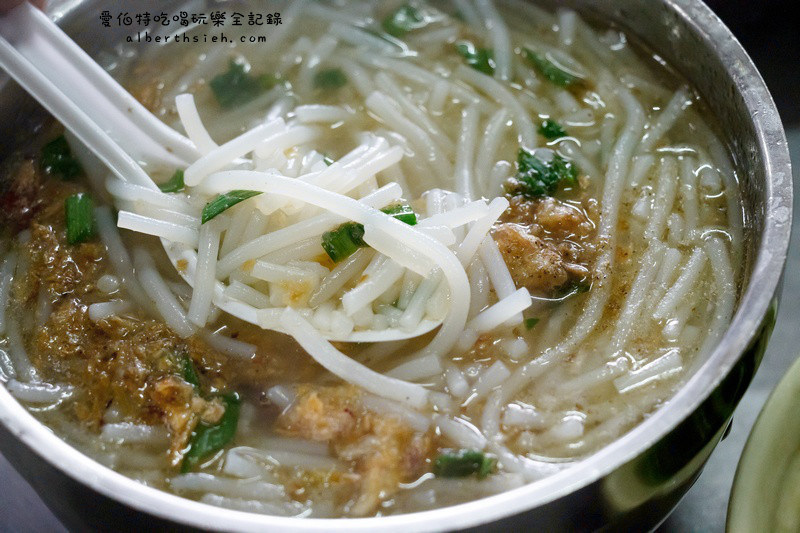 鐵皮屋米粉湯．桃園美食（大有路上的銅板美食小吃） @愛伯特