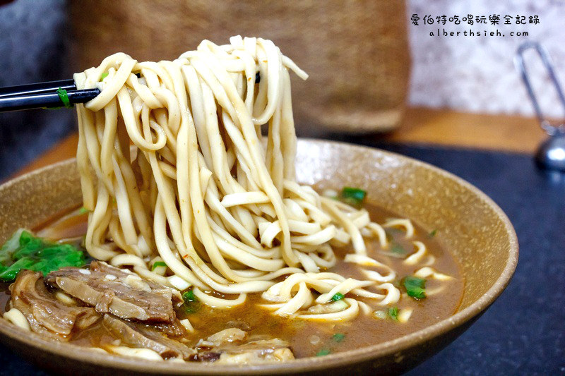 大成羊排麵。牛肉麵．宜蘭美食（百大名店之小吃類第二名） @愛伯特