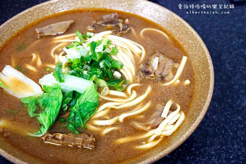 大成羊排麵。牛肉麵．宜蘭美食（百大名店之小吃類第二名） @愛伯特