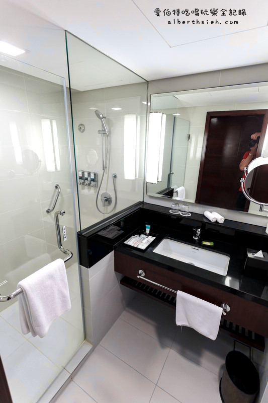 馬來西亞沙巴住宿．山打根：福朋喜來登酒店（市區最高建築擁有無邊際泳池） @愛伯特