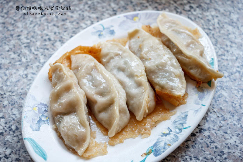 桃園早餐．小豆子早點（手工製作的大陸餅水煎包鍋貼都好吃） @愛伯特